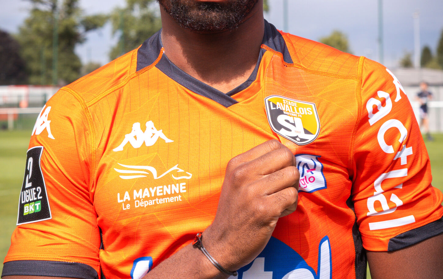 De la pelouse aux défilés : les maillots, objets de surconsommation (3/3) - Produire moins, ou mieux